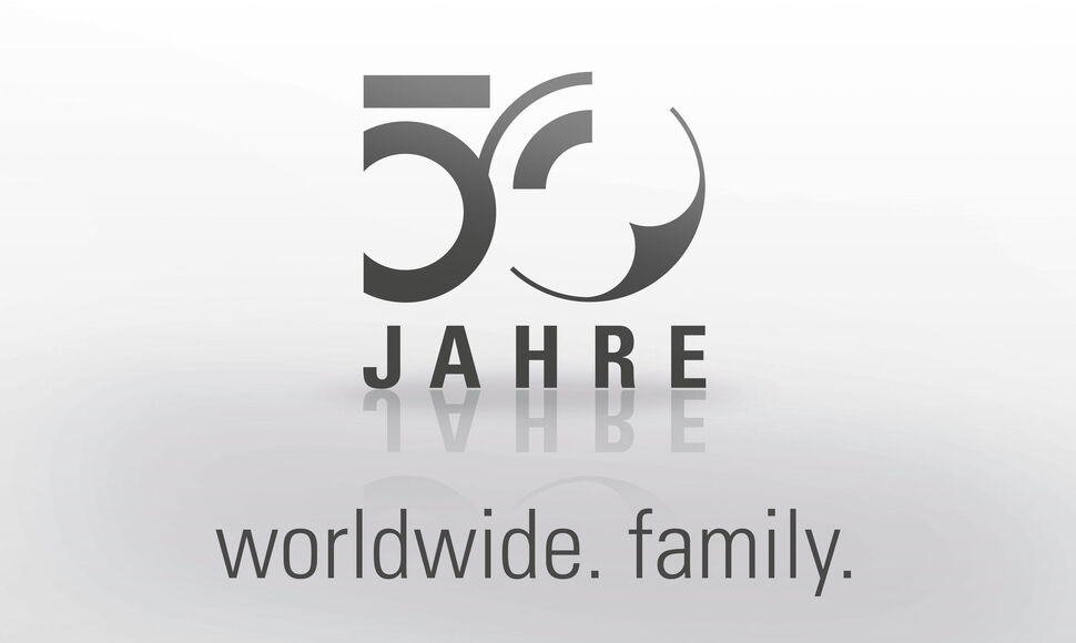 fischer 50 Jahre-Logo – worldwide. family.