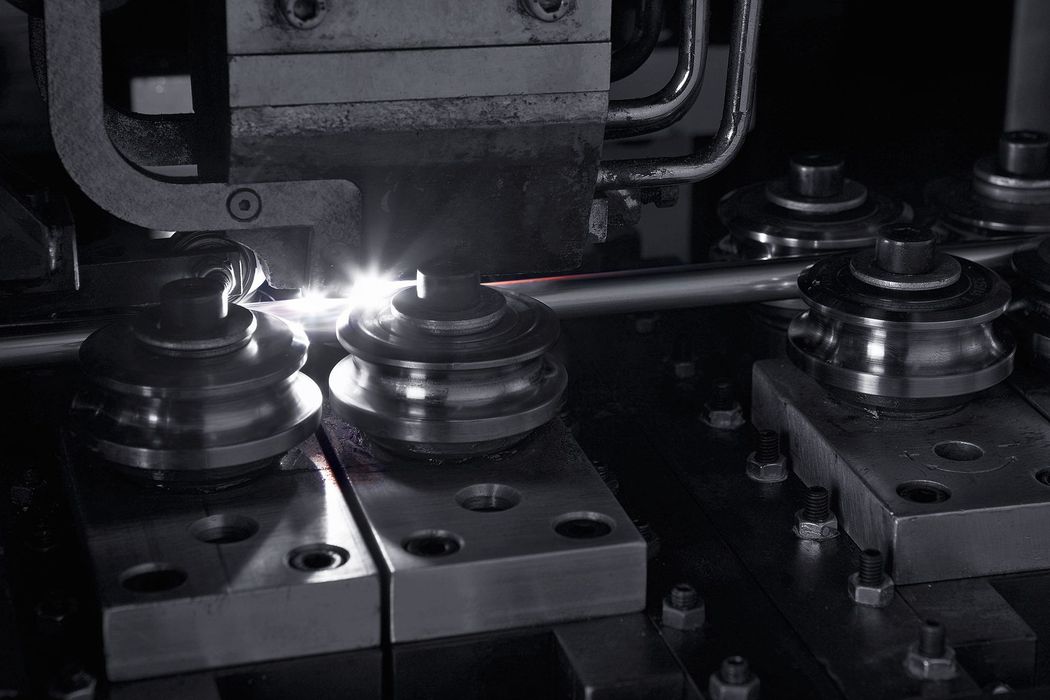 Maschinentechnik Rohrprofilieranlage Laserschweißen