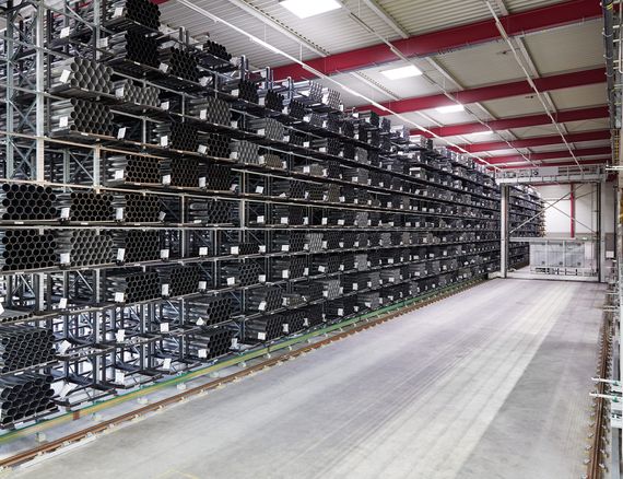 High-bay warehouse at fischer group